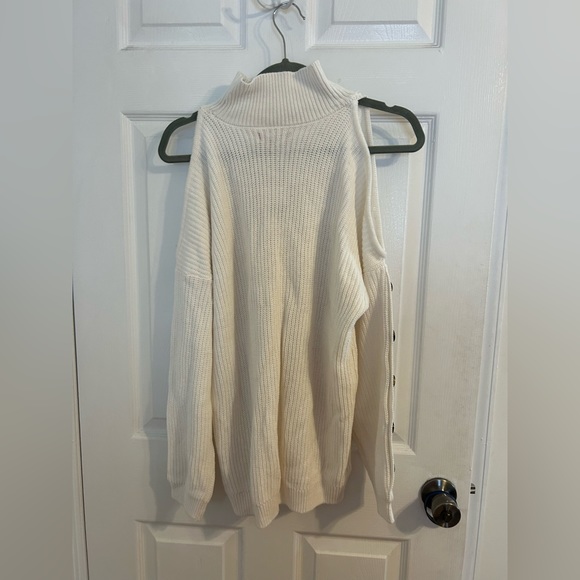 {GUESS} Cold Shoulder Sweater NWT - Picture 4 of 7